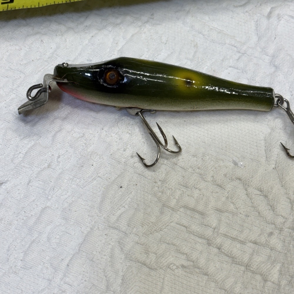 Vintage Rare Shakespeare Pike-Getum Hong Kong Fishing Lure 3 1/4" Frog Pattern